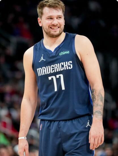 尽管纳瓦罗 尽管纳瓦罗